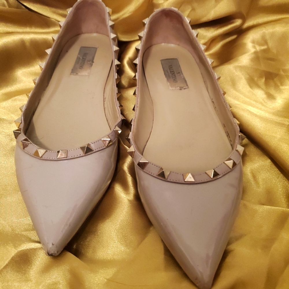 Valentino | Nude Rock Stud Ballerina Flats w Pointy Toe Patent Leather - 8.5 - Picture 3 of 15